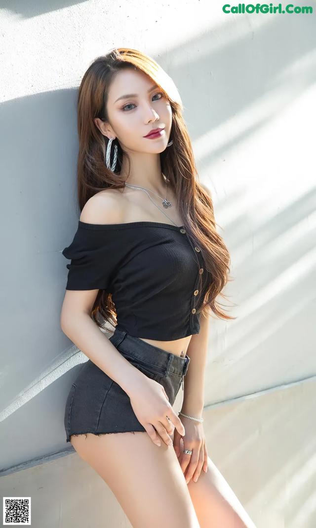 UGIRLS – Ai You Wu App No.2393: Juicy xiaoxiao (35 photos)